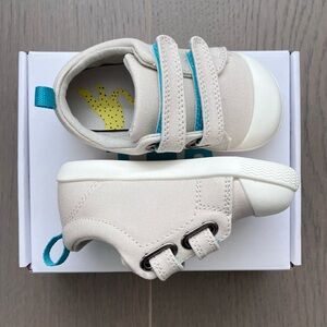 NWT Ten Little Canvas Sneaker Gray Beige Size 6